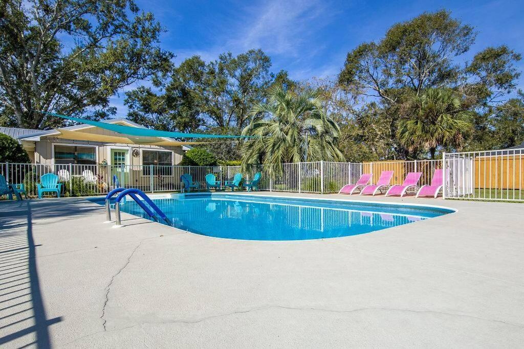 Foley Palms & Owa Resort / Pool Exterior photo